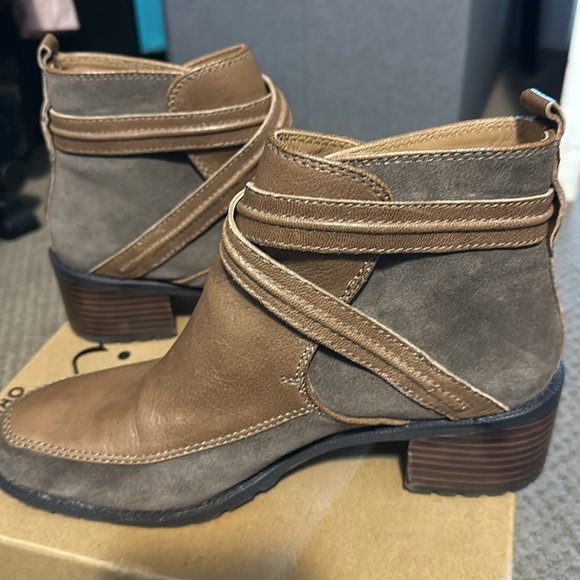 Brown leather buckle booties - Picture 4 of 5